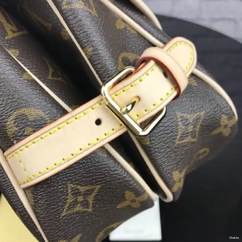 LV 19T1L0133 Bags 0615